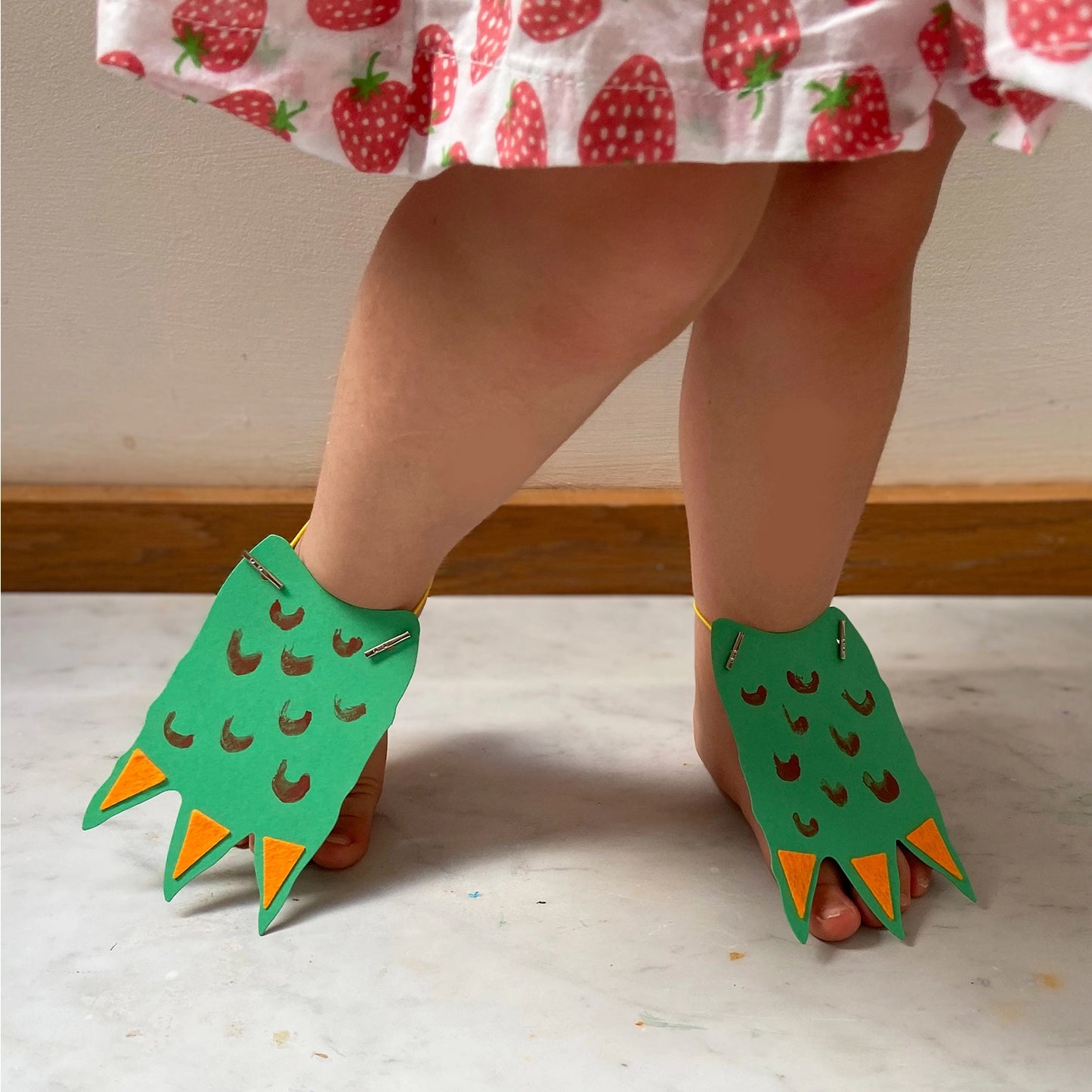 Make Your Own Dinosaur Feet Activity Pack image 2